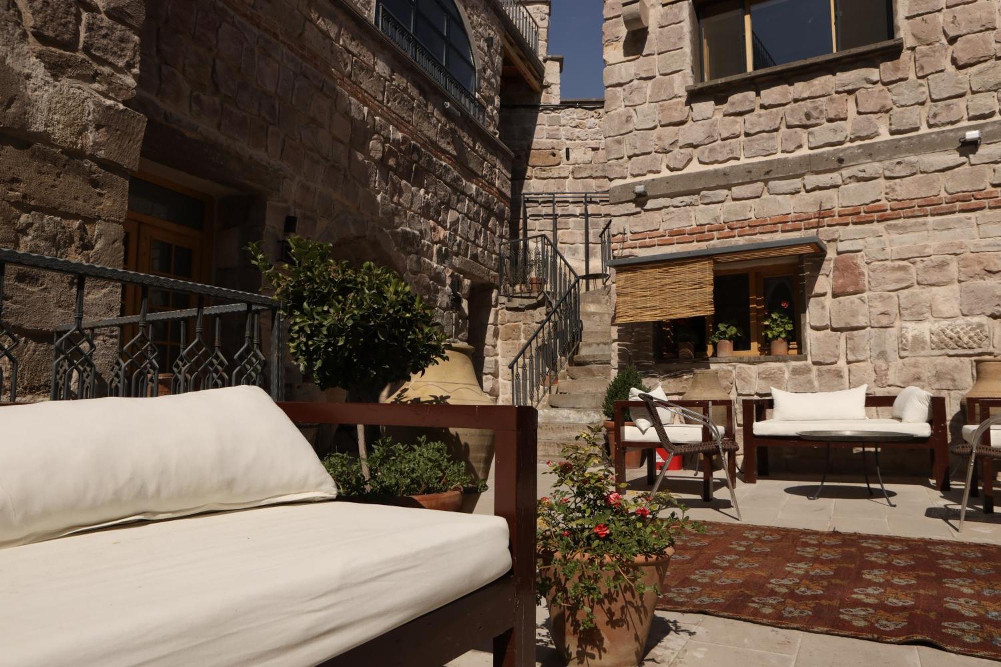 Pinhan Cave Suites Ючхисар Екстериор снимка