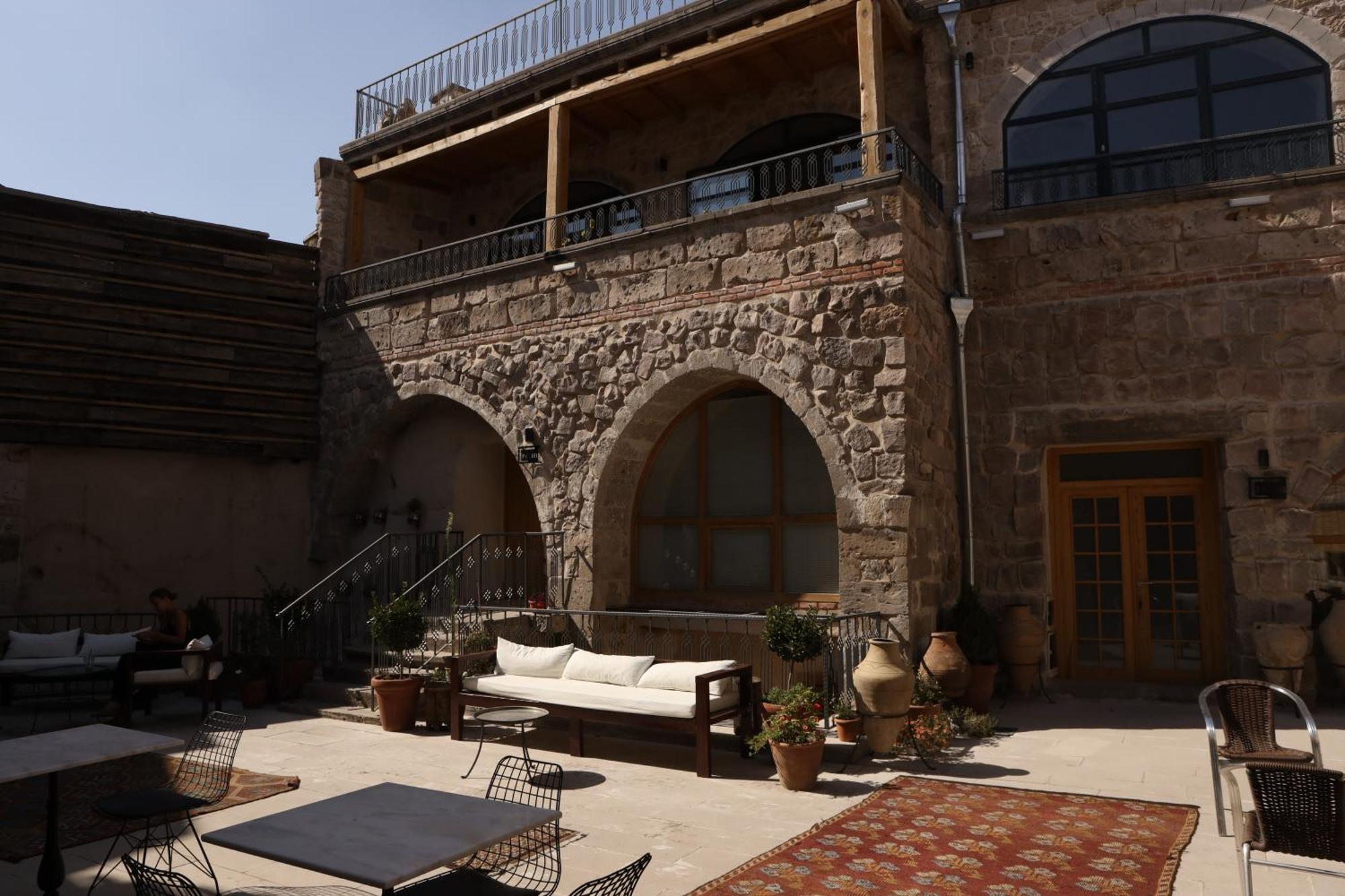 Pinhan Cave Suites Ючхисар Екстериор снимка
